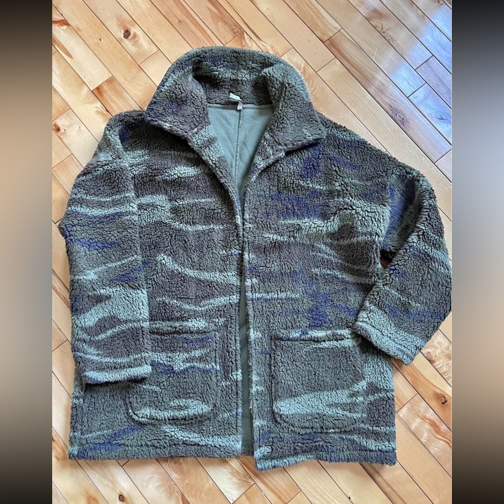 Z Supply Camo Fleece XS